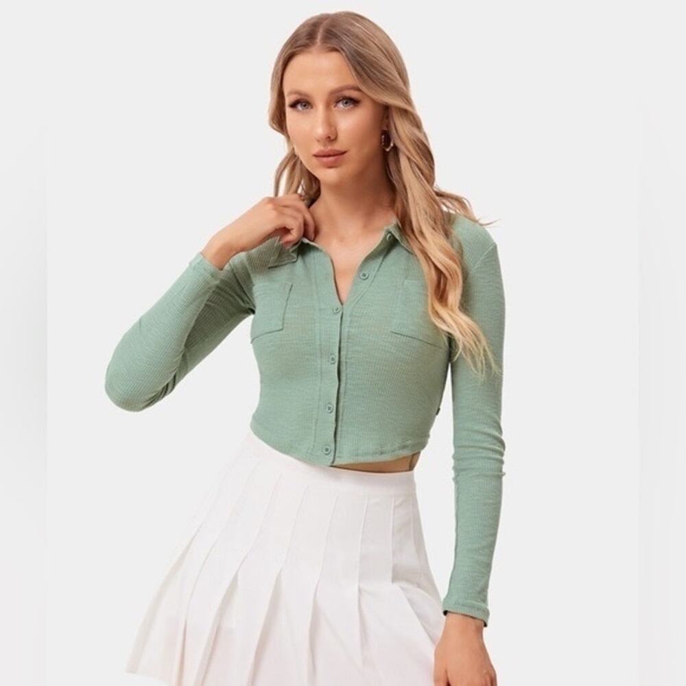 Halara Collared Button Front Cropped Knit Top in Seagrass Size Medium